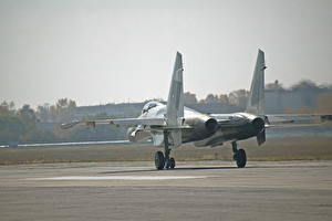 Картинки Самолеты Истребители Су-35 Вид сзади