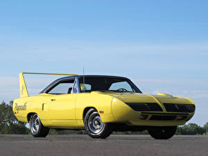 Фото Plymouth Желтых Road Runner Superbird 1970 машина