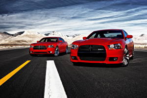 Фотографии Dodge Красная Спереди Асфальт Двое 2012 Charger SRT8 автомобиль