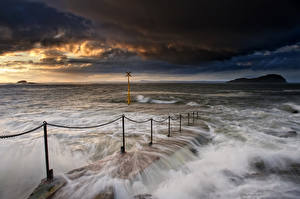 Фото Шотландия Море Волны Небо Облако North Berwick Природа