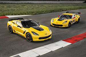 Фото Шевроле Вдвоем Желтый Металлик 2013 Corvette (C7) авто