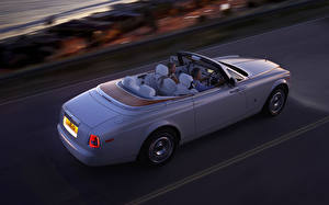 Фотография Роллс ройс Белые Phantom Drophead авто