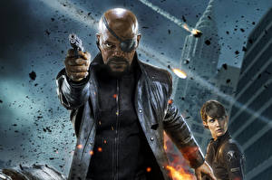 Картинки Мстители (фильм, 2012) Мужчины Глазная повязка Негры Samuel L. Jackson Nick Fury Cobie Smulders Agent Maria Hill MARVEL Знаменитости