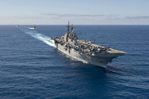 Картинки Корабли Авианосец USS Essex (LHD-2) Армия