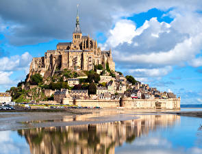 Картинка Франция Остров Здания Крепость Небо Облако Mont Saint Michel