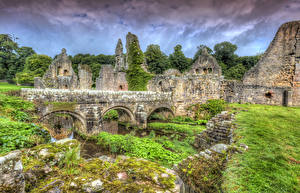 Картинки Англия Руины Мосты HDR Трава Fountains Abbey Города