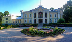 Фотография Белоруссия Дворец Газоне Кустов Скамейка Priluki Palace город