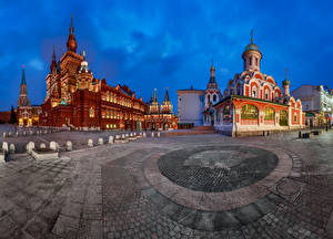 Картинка Россия Москва Московский Кремль Городская площадь Музей Red Square Kremlin Iberian Gate and Chapel