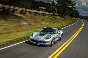 Картинка Chevrolet Дороги Серебристая Едет 2017 Corvette Grand Sport