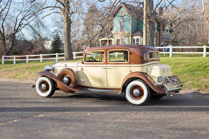 Картинка Cadillac Сбоку 1932 V12 370-B Town Sedan by Fisher