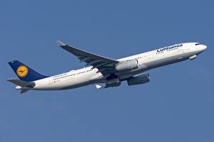 Картинки Airbus Пассажирские Самолеты A330-300, Lufthansa