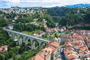 Картинка Швейцария Дома Реки Мост Крыше Сверху Fribourg город