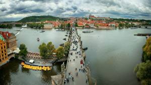 Обои для рабочего стола Прага Чехия Реки Мост Сверху Charles bridge, Vltava город