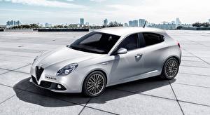 Картинка Альфа ромео Белые Giulietta, 2016, Hatchback машина