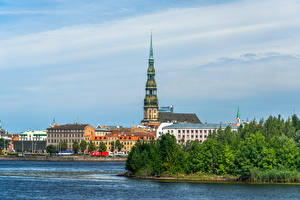 Картинка Латвия Церковь Дома Башня Riga, St Peter’s Church Города